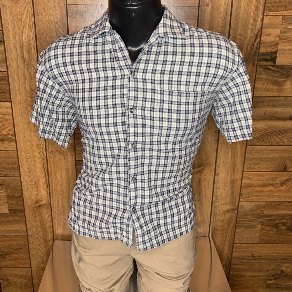 Short Sleeve Button up - Medium
